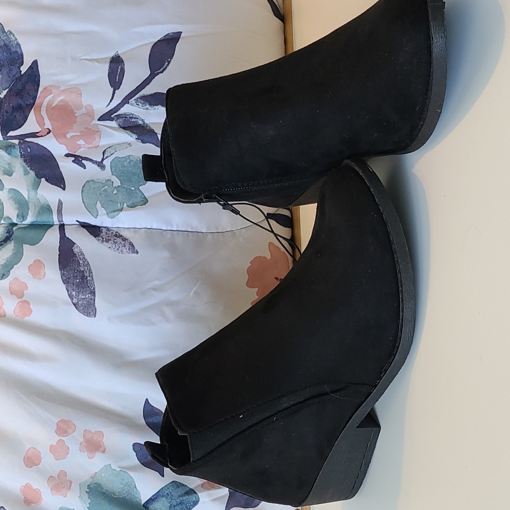 Womens short boot